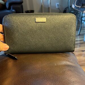 EUC Authentic Kate Spade Saffiano Leather Zip Around Wallet.